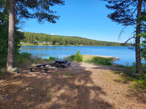 Grillplatsen sedd på lite avstånd