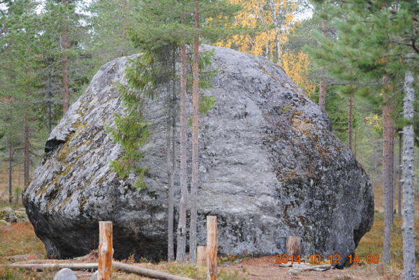 Stora stenen är ett flyttblock från istiden väger ca 550 ton