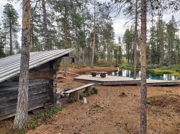 Vindskyddet med vy mot källan