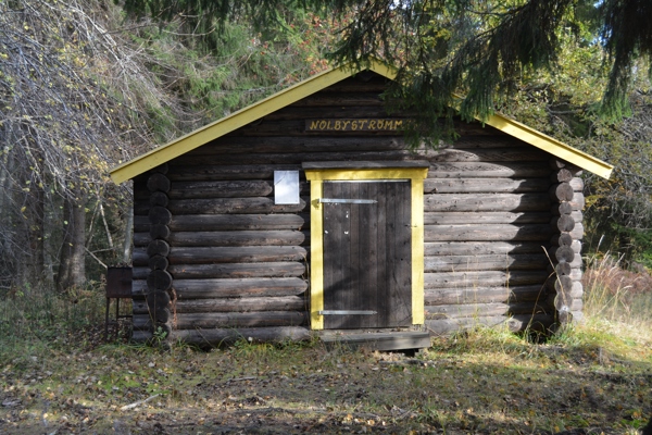 Gamla notstugan vid Nolbyströmmen