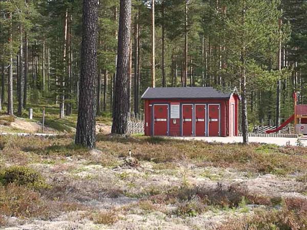 Toalettbyggnaden på rastplatsen