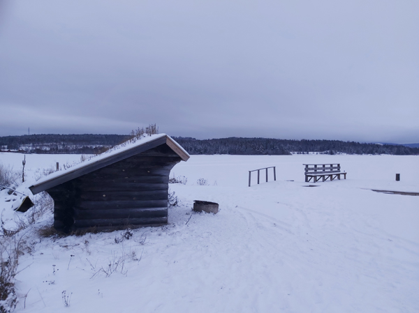 Ångbåtsbryggan till höger